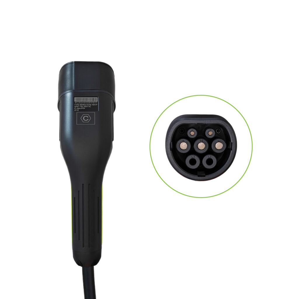 разъем зарядного пистолета тип 2 у зарядного устройства GNLT basic