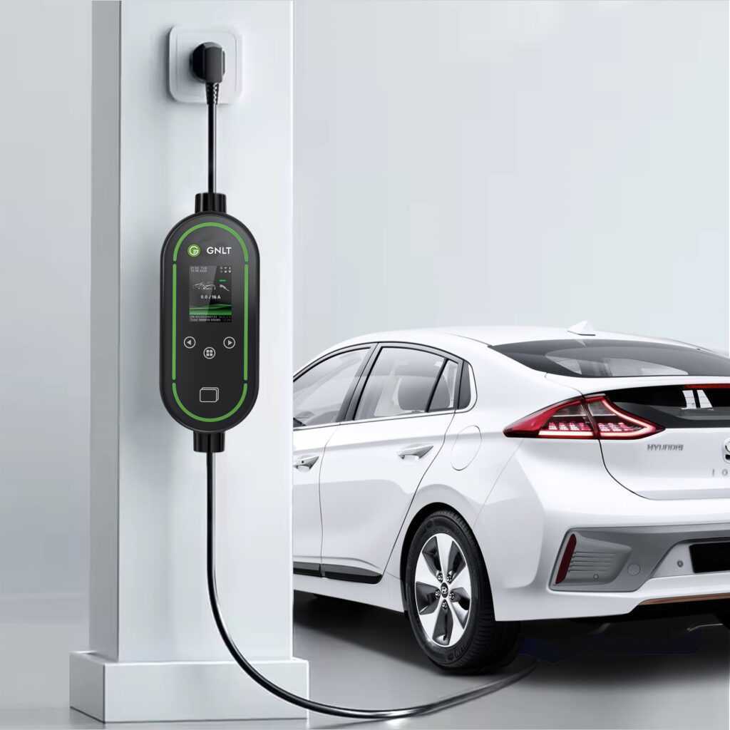 зарядное устройство GNLT EVE03 Type2 заряжает электромобиль хендай