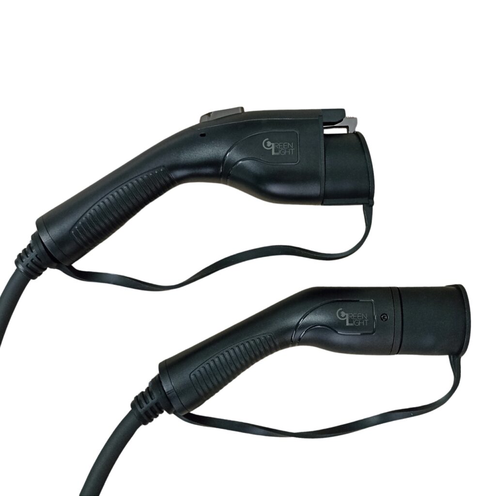 Коннекторы зарядного кабеля Type2–Type1, вид сбоку