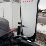 Адаптер ccs2-gbt заряжает на Tesla Supercharger